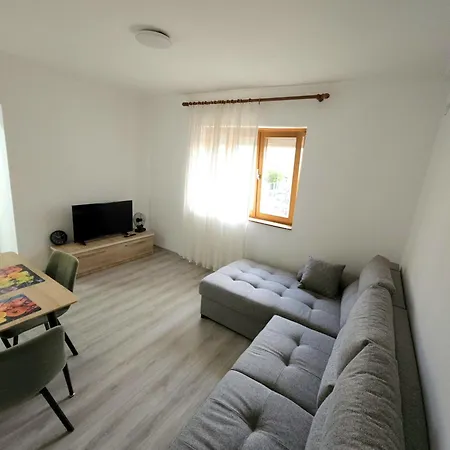Apartment Krash *
