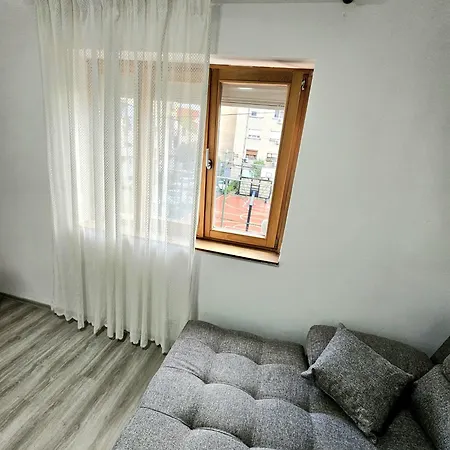 Apartment Krash *